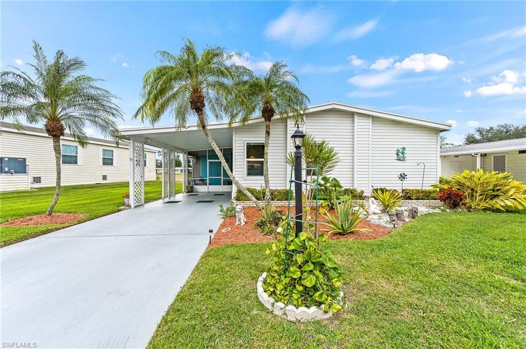 563 Charlemagne BLVD NAPLES, FL 34112