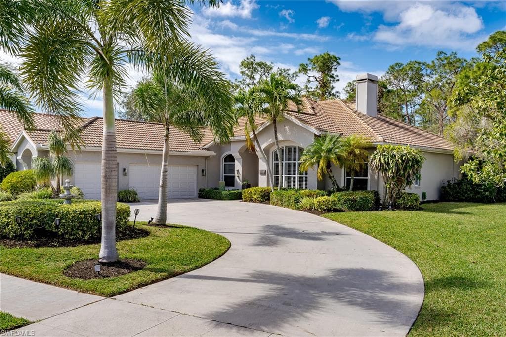 8165 Lowbank DR NAPLES, FL 34109