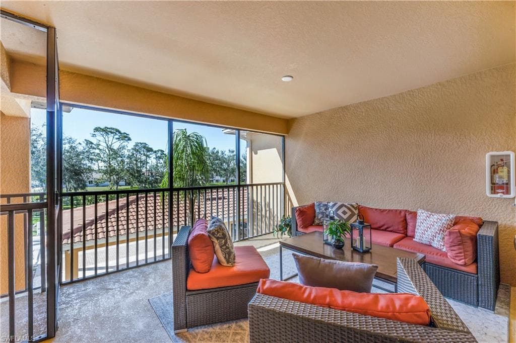 13671 Julias WAY 1228 FORT MYERS, FL 33919
