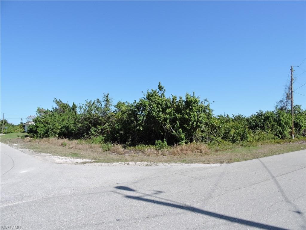 3318 30th ST SW LEHIGH ACRES, FL 33976