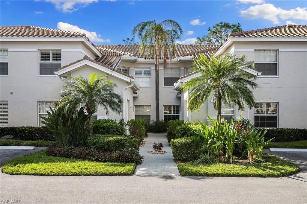 6813 Satinleaf RD S 203 NAPLES, FL 34109