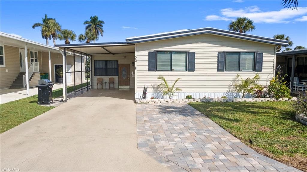 53 Aquamarine AVE NAPLES, FL 34114
