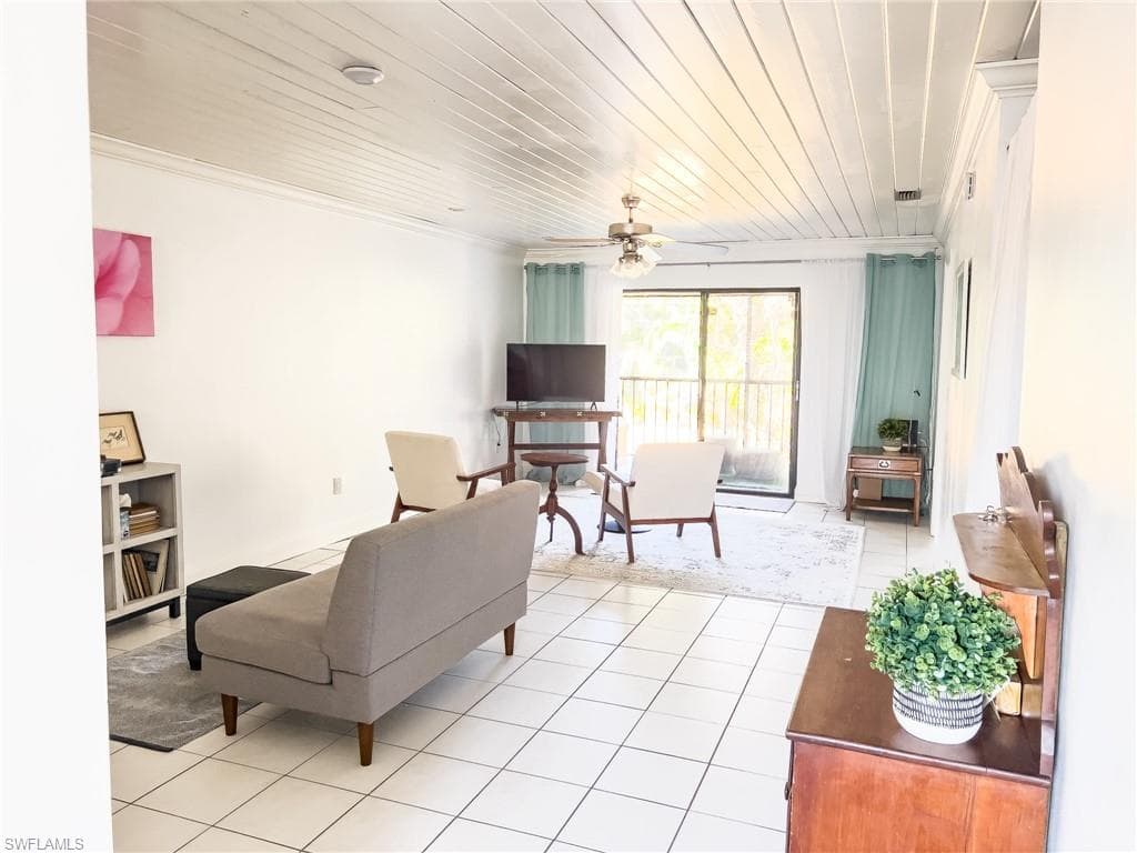 1101 Rosemary CT A-206 NAPLES, FL 34103