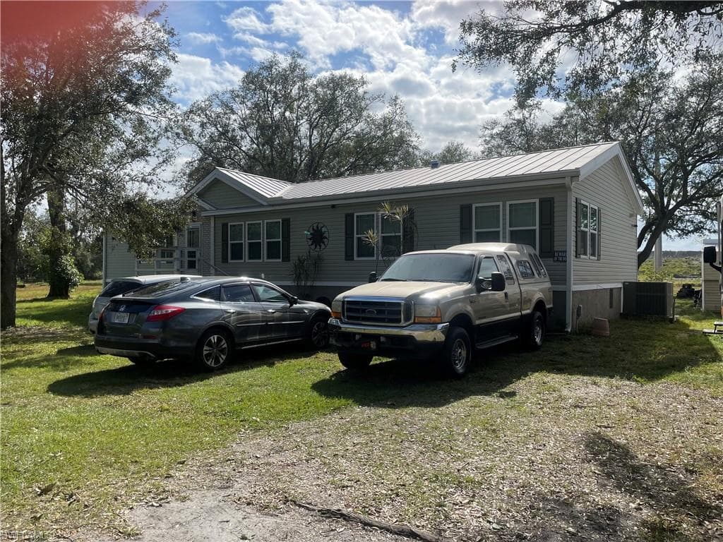 3955 W Double J Acres RD LABELLE, FL 33935