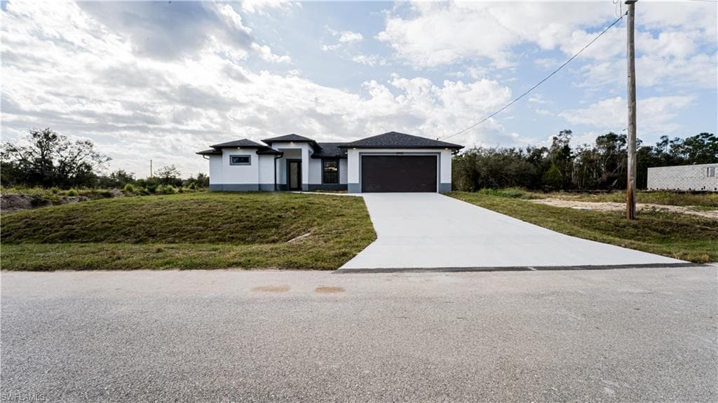 2705 53rd ST SW LEHIGH ACRES, FL 33976