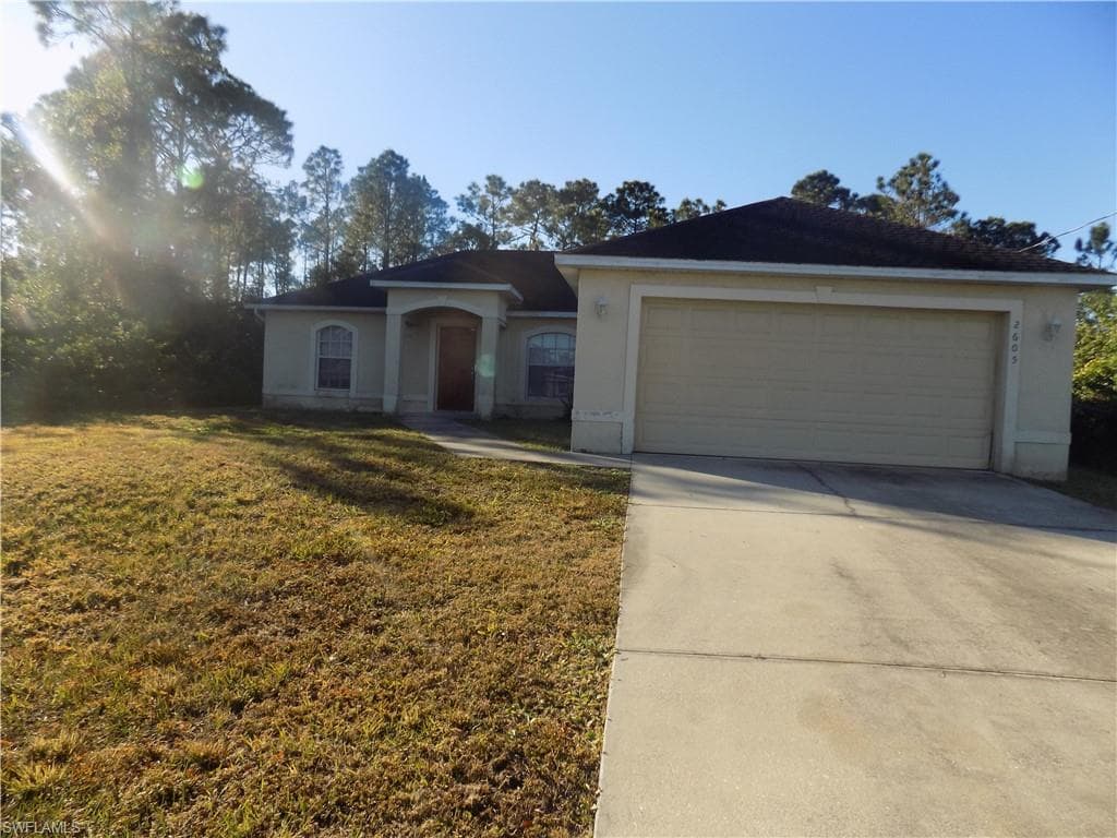 2605 19th ST W LEHIGH ACRES, FL 33971