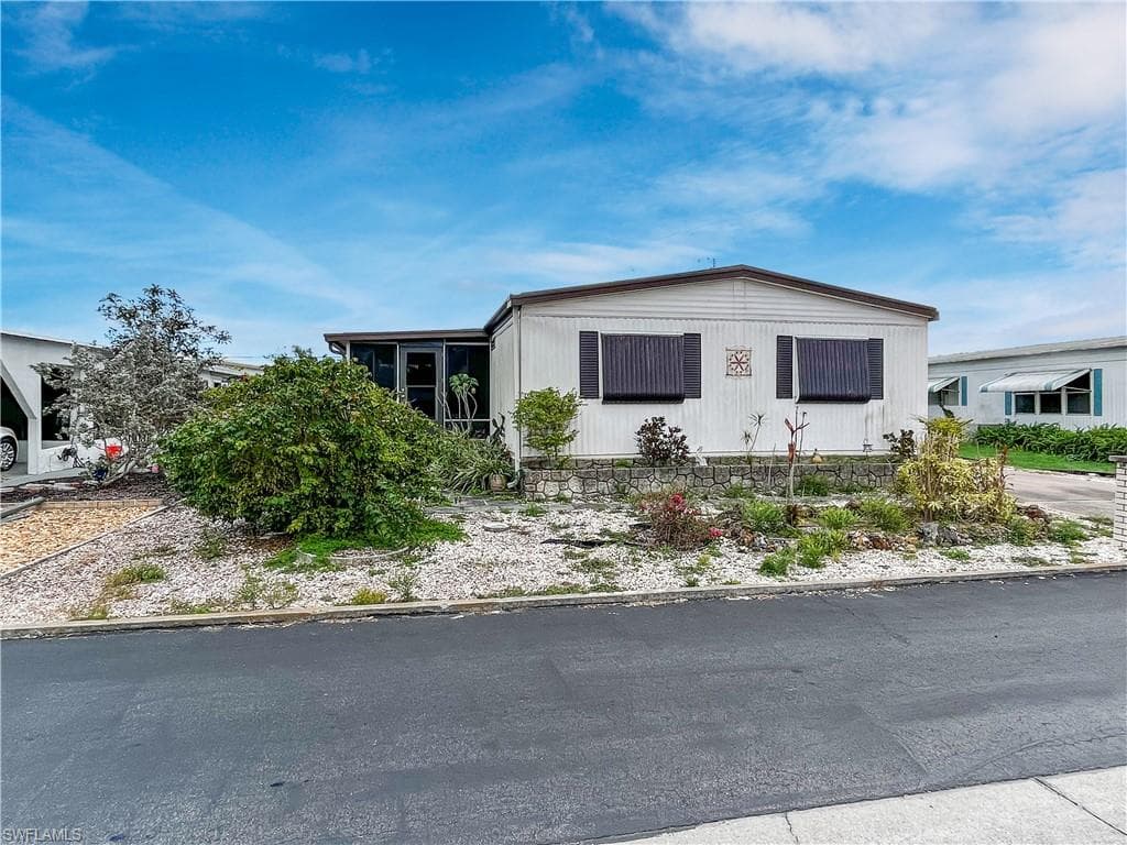 221 Santa Fe TRL NORTH FORT MYERS, FL 33917