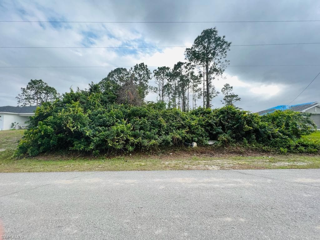 3617 4th ST SW LEHIGH ACRES, FL 33976