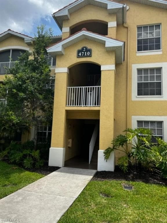 4710 Saint Croix LN 216 NAPLES, FL 34109