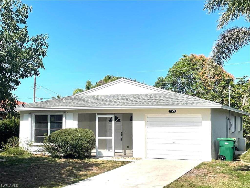 579 93rd AVE N NAPLES, FL 34108