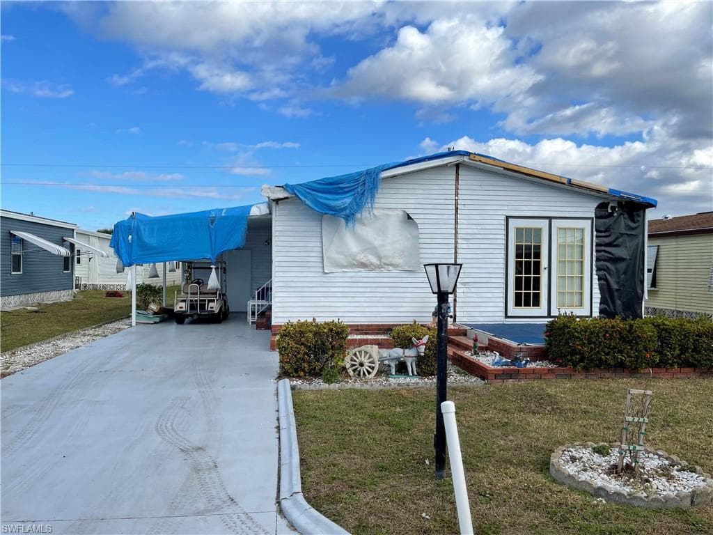 9107 Flamingo CIR NORTH FORT MYERS, FL 33903