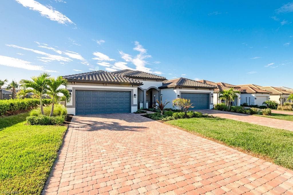 12121 Canal Grande DR FORT MYERS, FL 33913