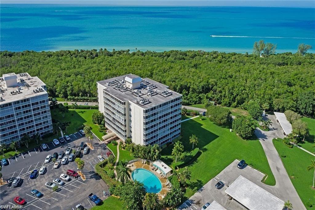 5 Bluebill AVE 601 NAPLES, FL 34108