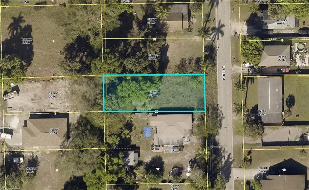 Pine ST FORT MYERS, FL 33916
