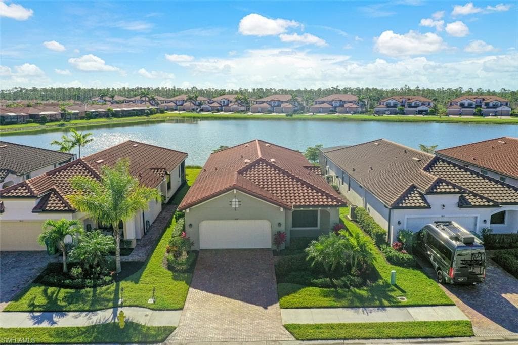 1607 Santiago CIR NAPLES, FL 34113