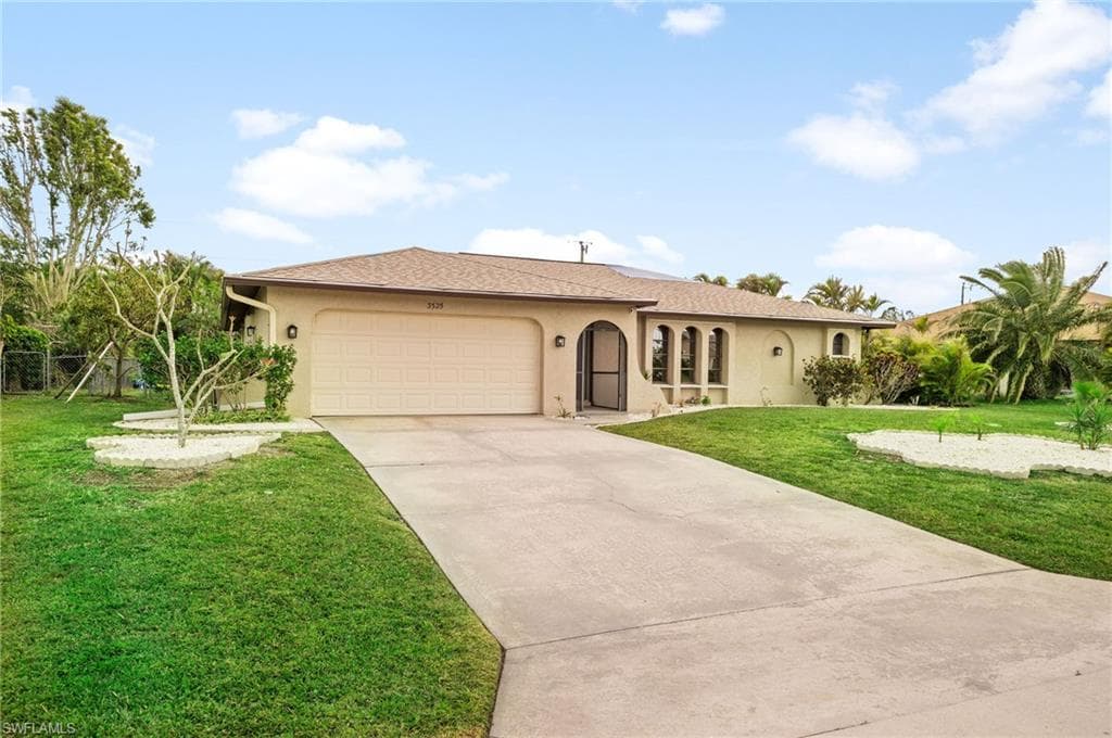 3525 1st PL CAPE CORAL, FL 33904
