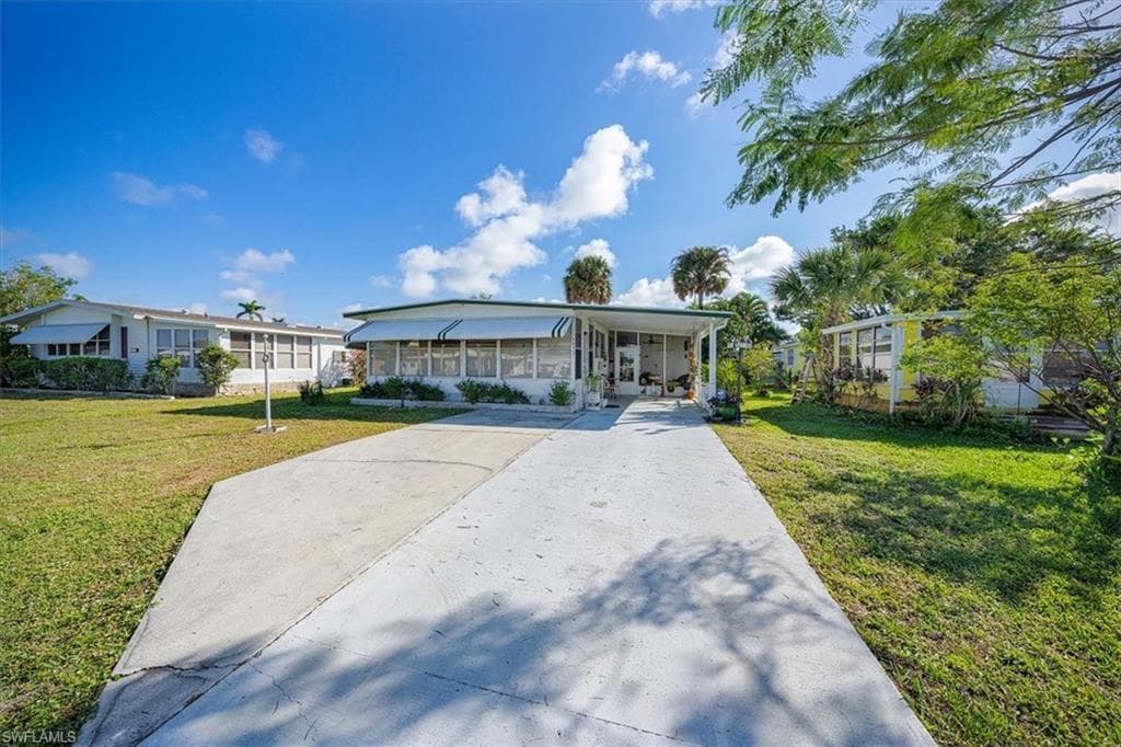 479 Riviera BLVD W NAPLES, FL 34112