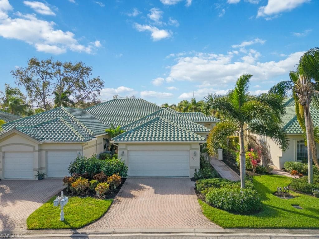817 Vistana CIR 25 NAPLES, FL 34119