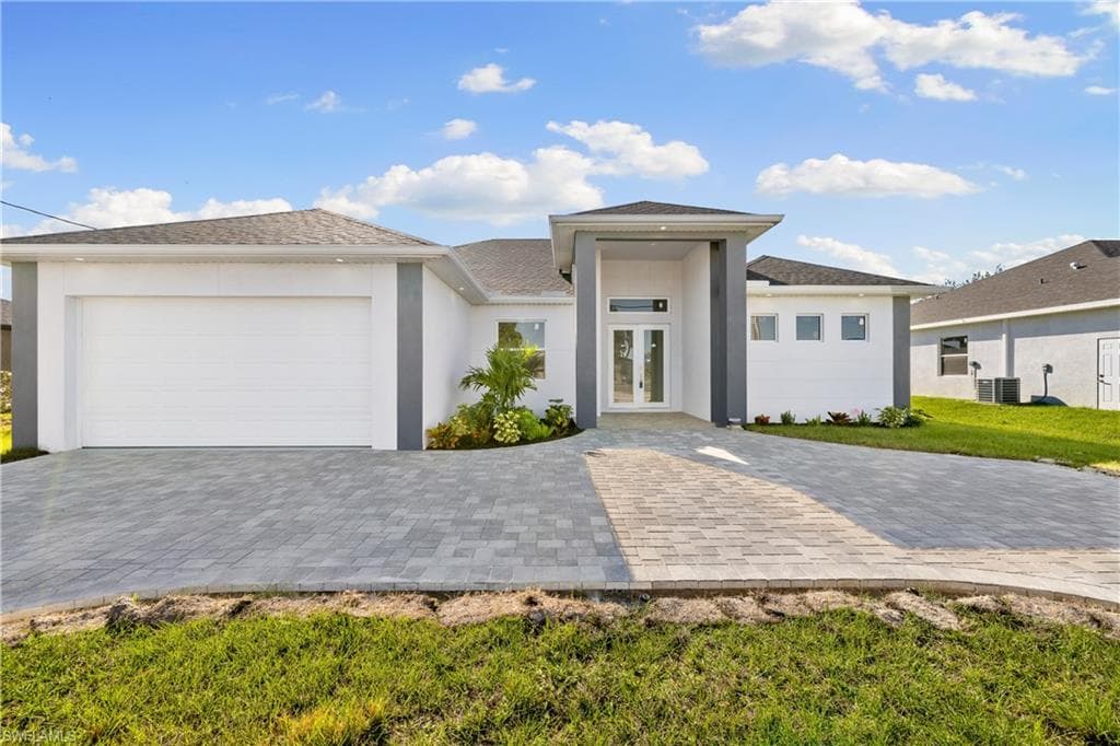 1906 Trafalgar PKWY CAPE CORAL, FL 33991