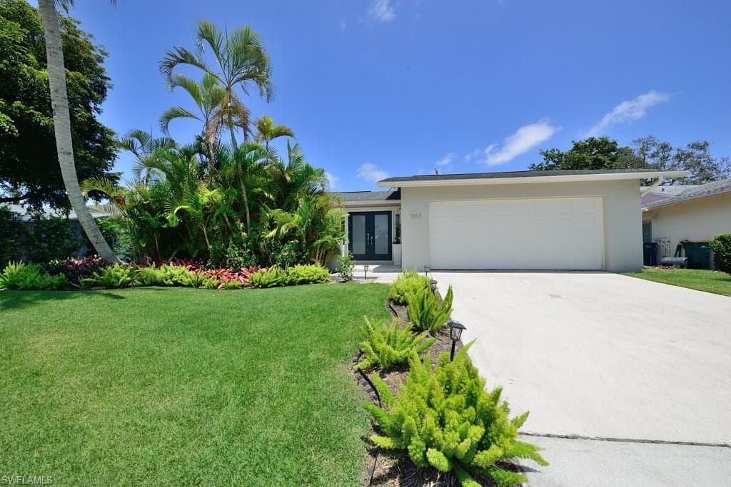 1363 Woodridge AVE NAPLES, FL 34103