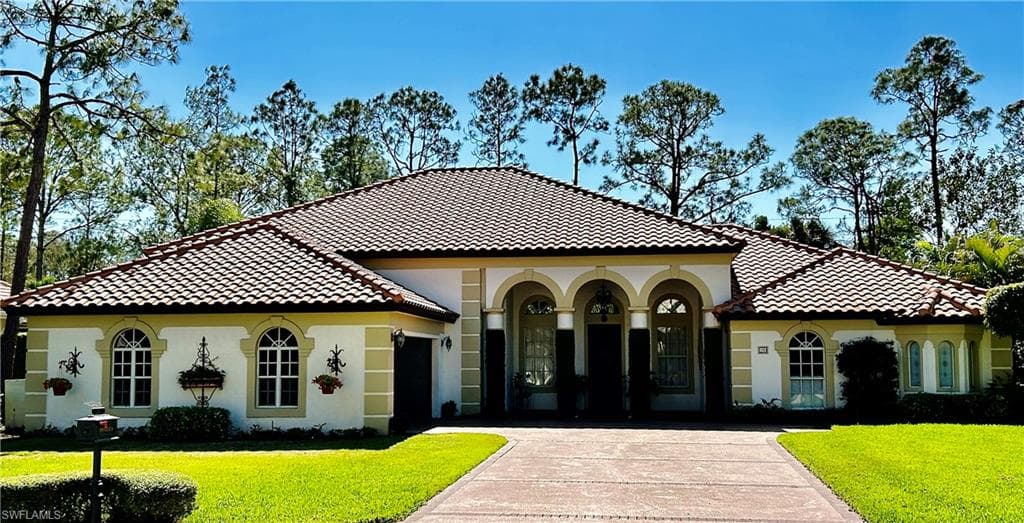 193 Edgemere WAY S NAPLES, FL 34105