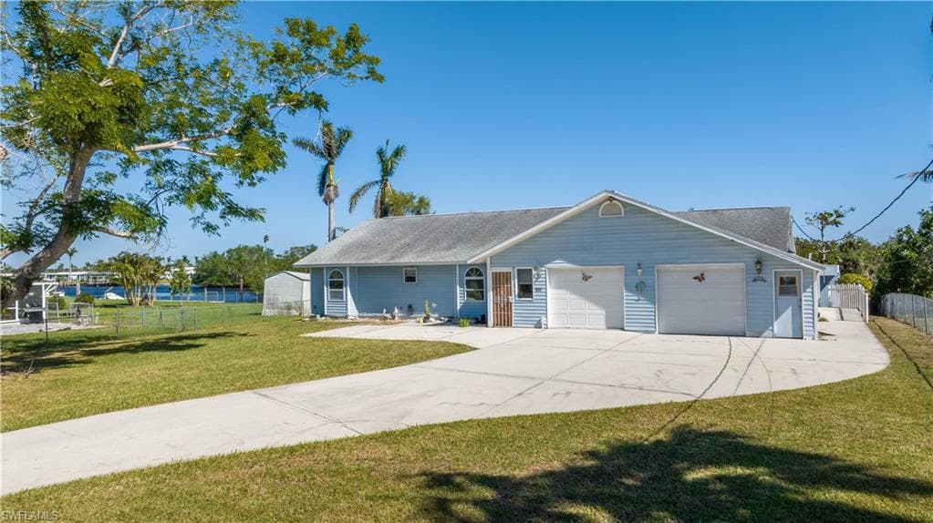 137 Meta ST FORT MYERS, FL 33905