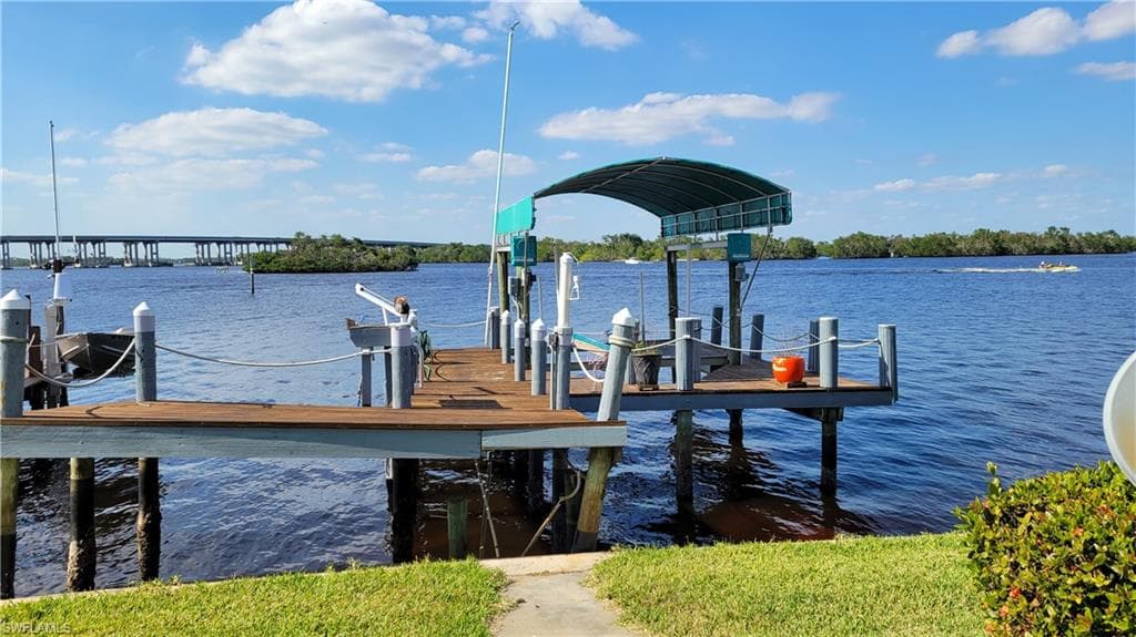 342 Shoreland DR FORT MYERS, FL 33905