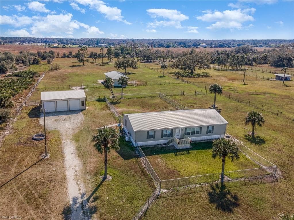 23660 Tinas LN FORT MYERS, FL 33913