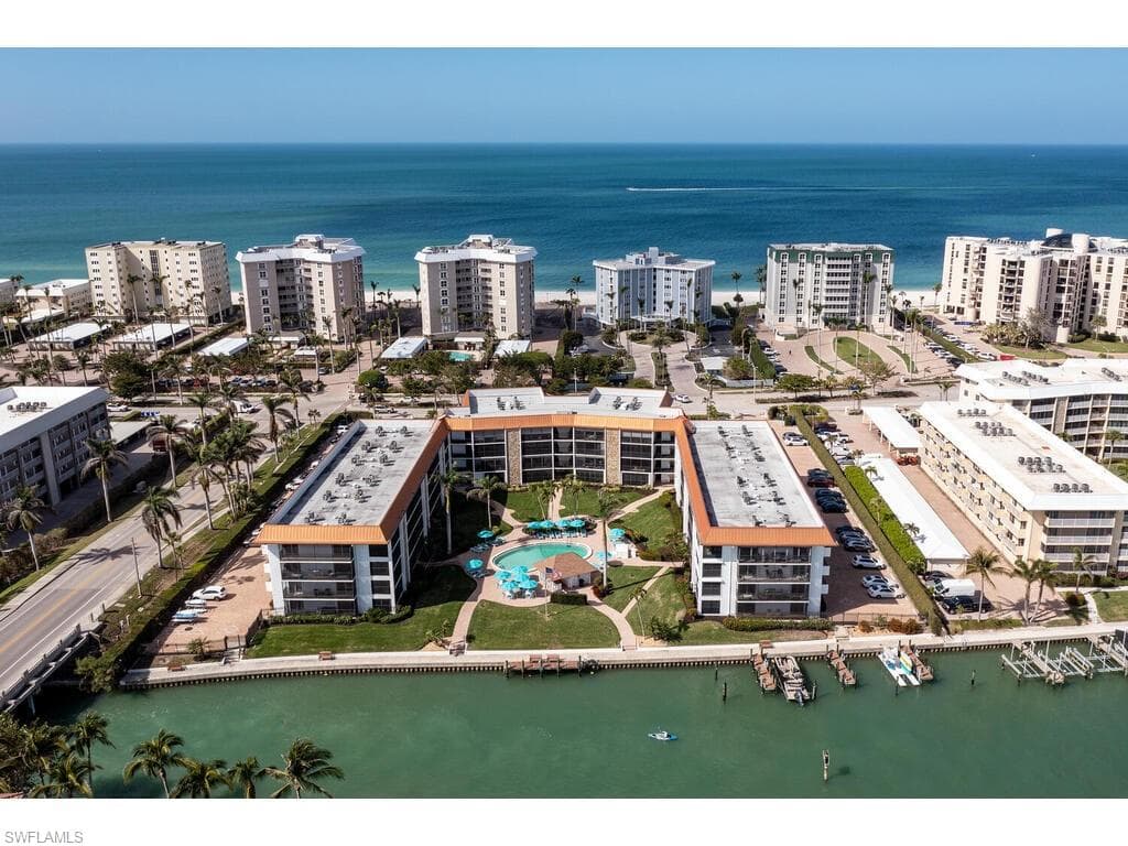 2900 Gulf Shore BLVD N 307 NAPLES, FL 34103