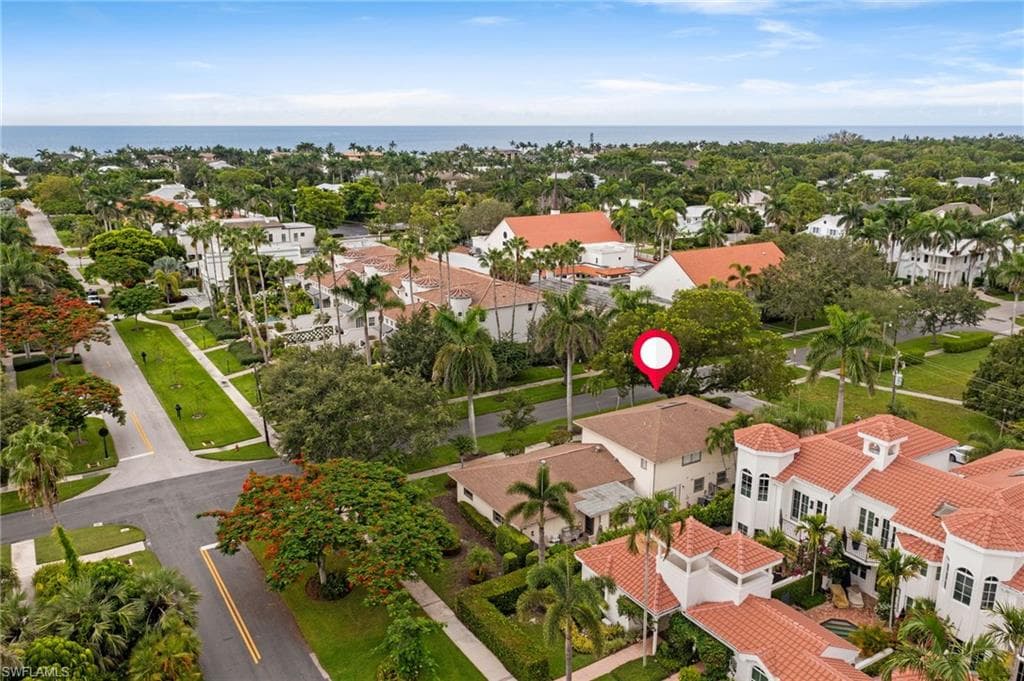 185 4th ST S 2 NAPLES, FL 34102
