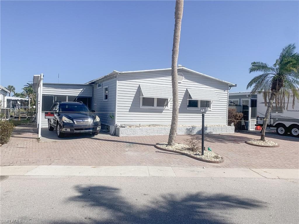 17581 Stevens BLVD FORT MYERS BEACH, FL 33931