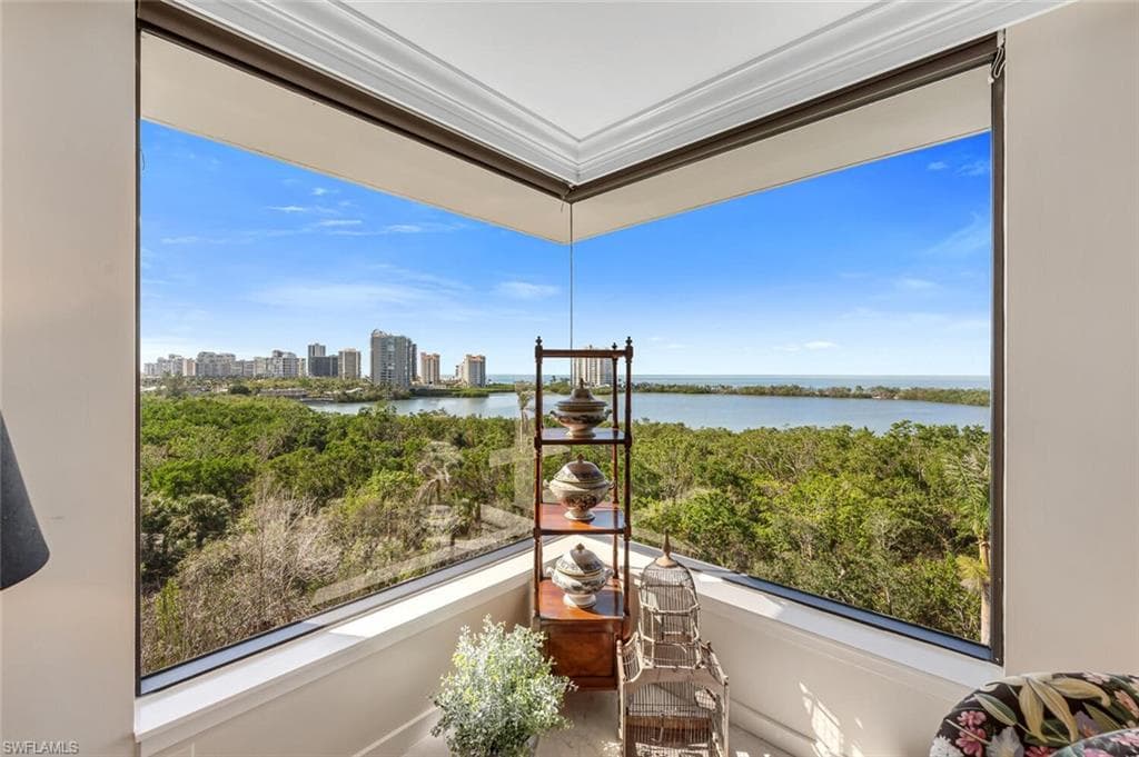 5555 Heron Point DR 702 NAPLES, FL 34108