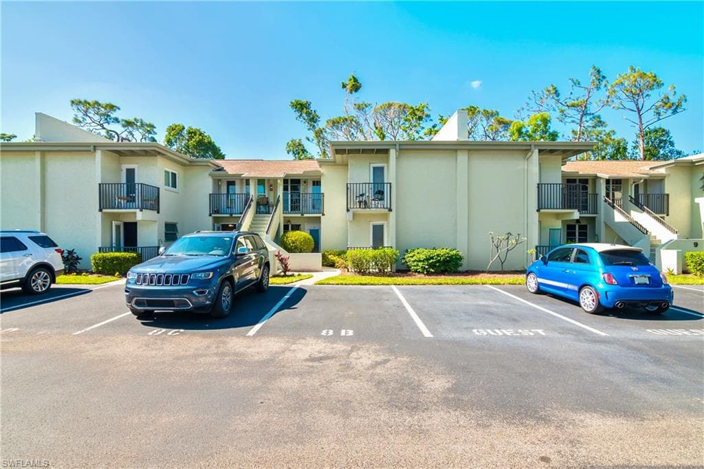 7400 College PKWY 8B FORT MYERS, FL 33907