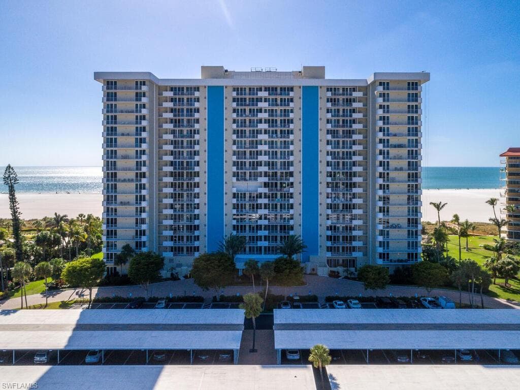 140 Seaview CT 304S MARCO ISLAND, FL 34145