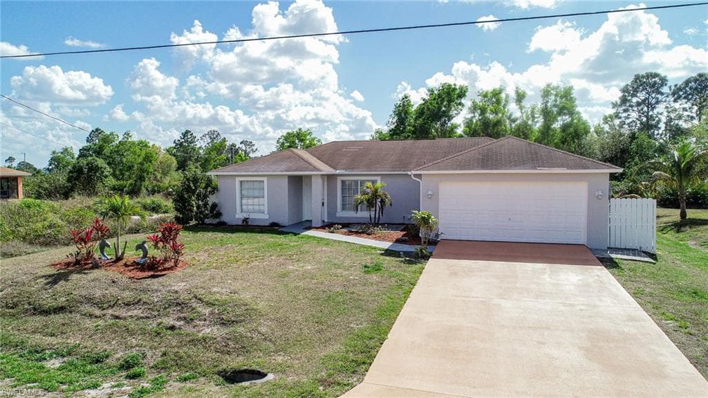 3207 25th ST SW LEHIGH ACRES, FL 33976