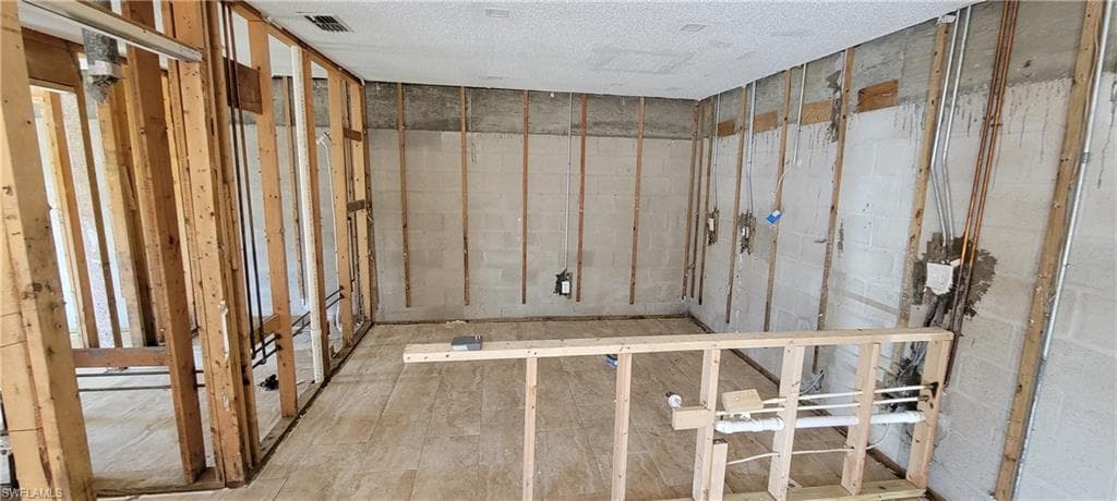 17328 Birchwood LN FORT MYERS, FL 33908