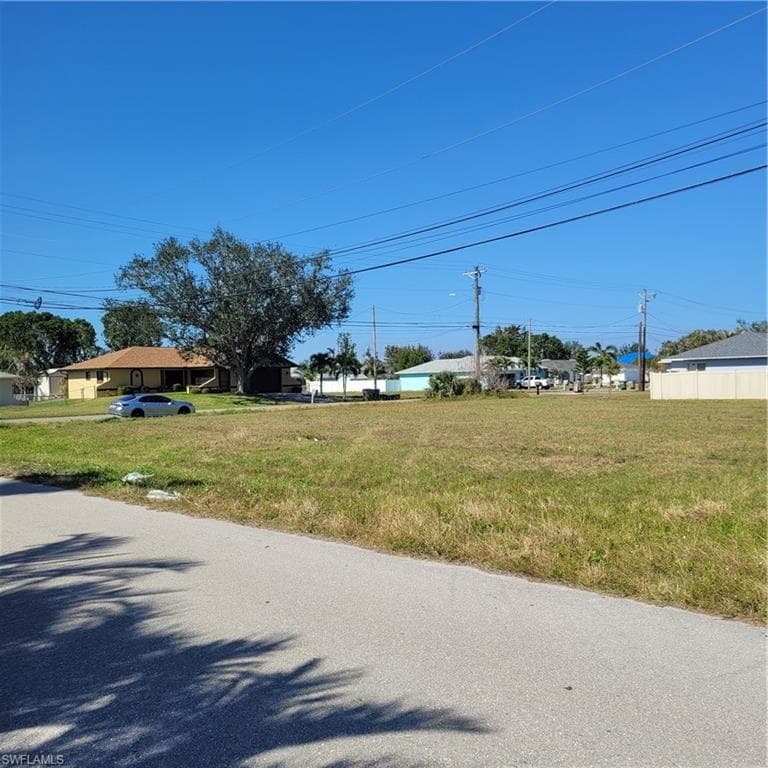 1027 SE 5th AVE CAPE CORAL, FL 33990