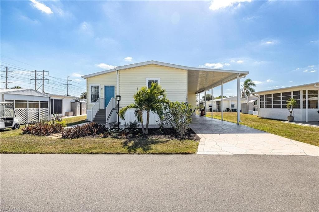11940 Blue Bird LN BONITA SPRINGS, FL 34135