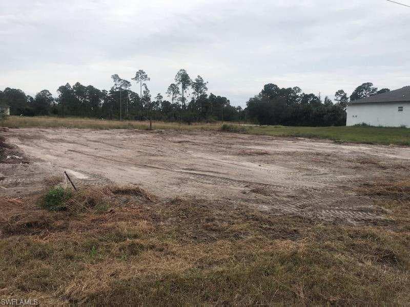 521 Redwood AVE S LEHIGH ACRES, FL 33974