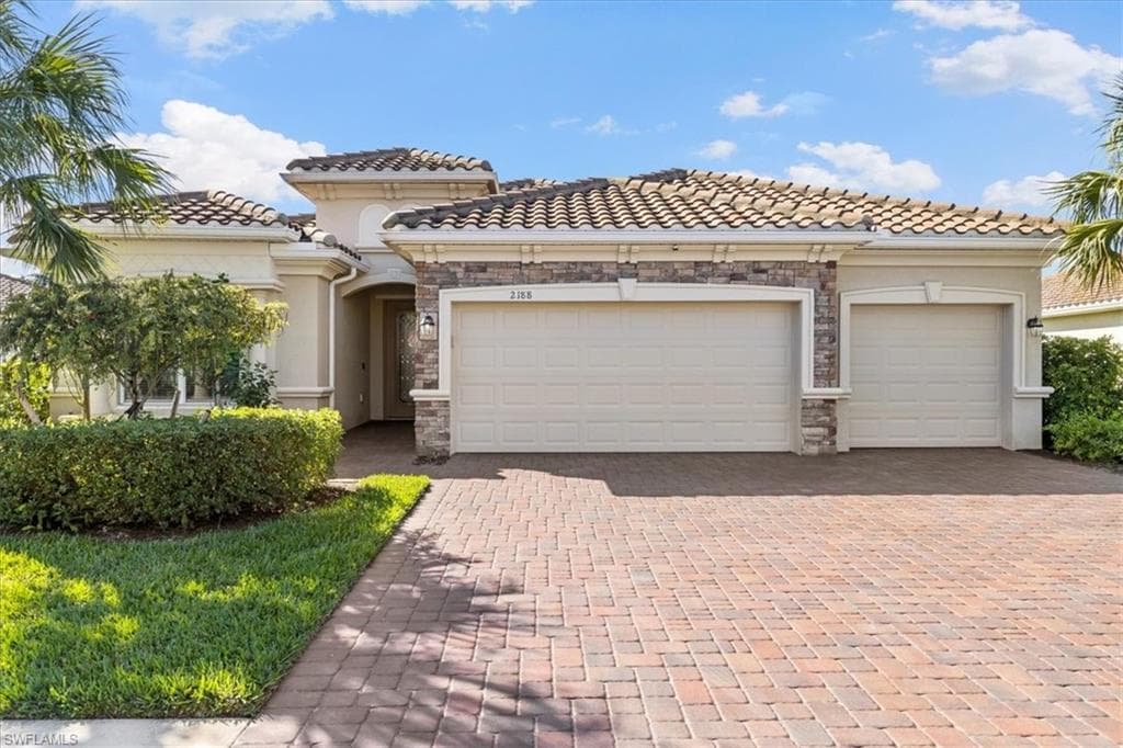 2188 Vermont LN NAPLES, FL 34120
