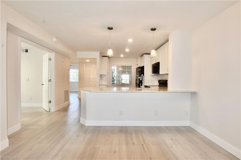 7707 Jewel LN 104 NAPLES, FL 34109