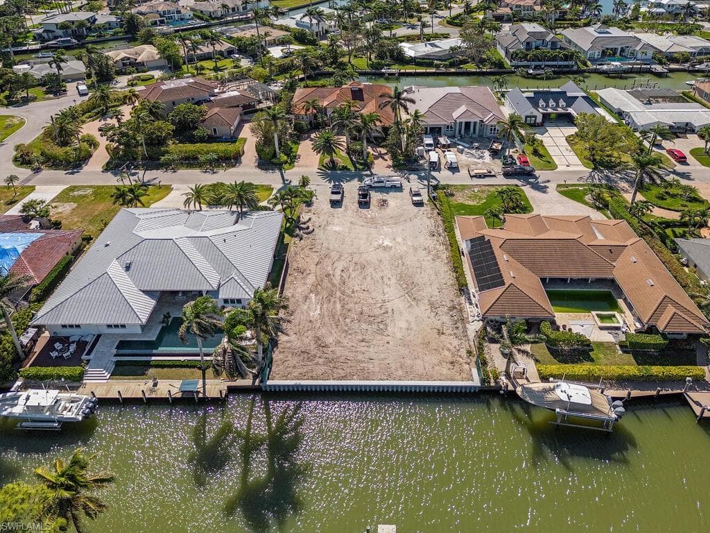 1443 MARLIN DR NAPLES, FL 34102