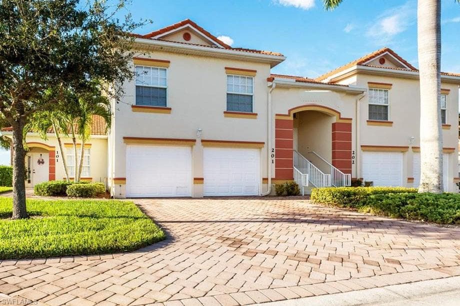 25046 Peacock LN 101 NAPLES, FL 34114