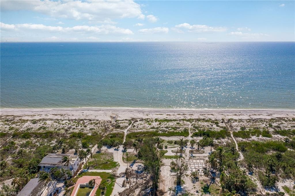 543 Gulf DR SANIBEL, FL 33957