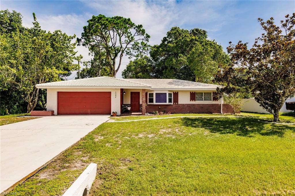 2284 Crystal DR FORT MYERS, FL 33907