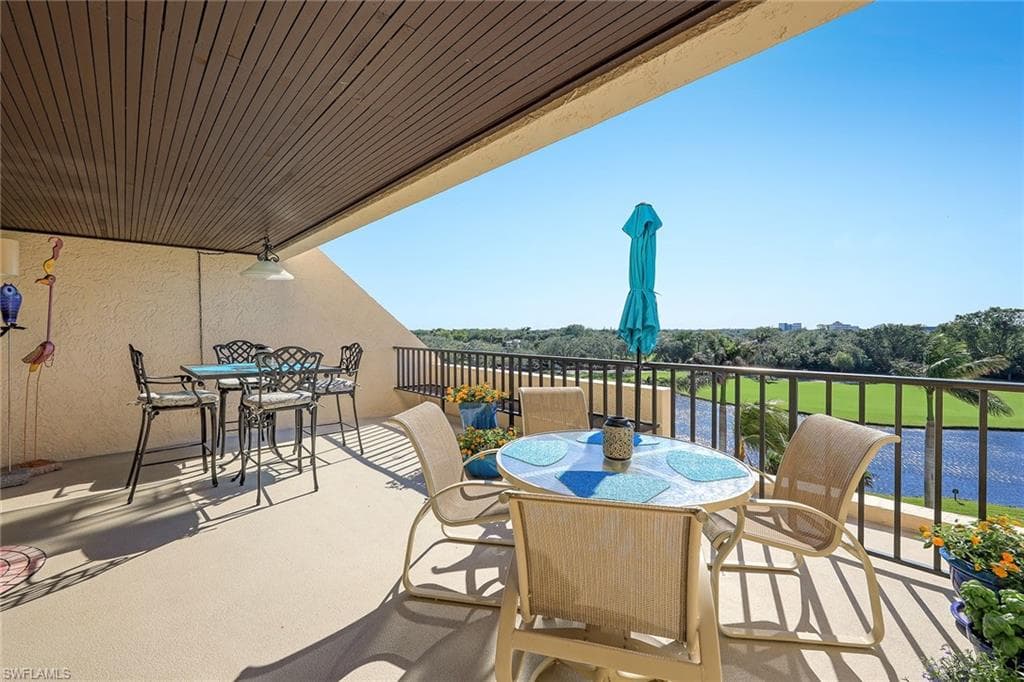 6360 Pelican Bay BLVD C-PH2 NAPLES, FL 34108