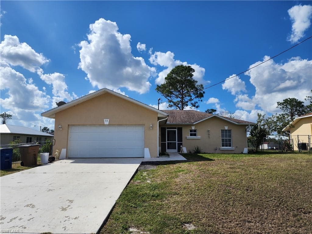 918 Mary AVE S LEHIGH ACRES, FL 33974