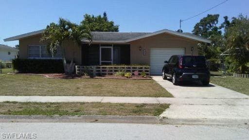 837 Hydrangea DR NORTH FORT MYERS, FL 33903