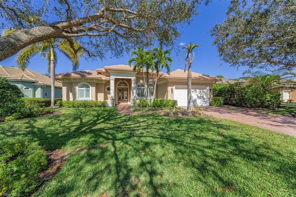 495 Saddlebrook LN NAPLES, FL 34110
