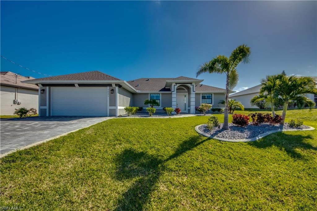 1621 SW 17th PL CAPE CORAL, FL 33991
